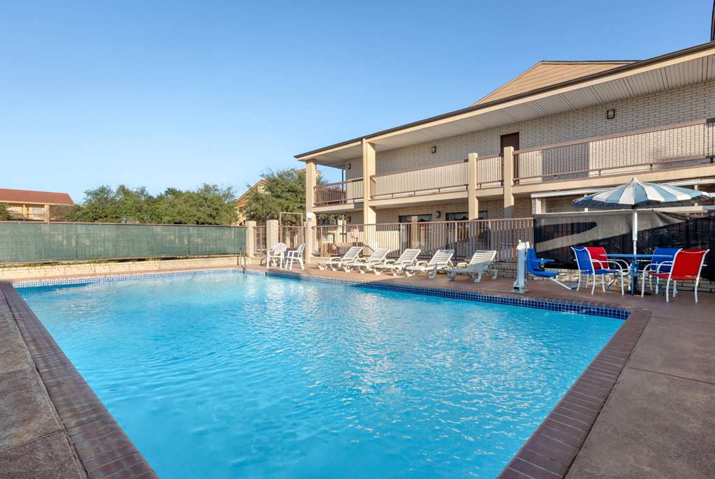 Ramada by Wyndham San Antonio Near SeaWorld/Lackland AFB - Tap to explore photos