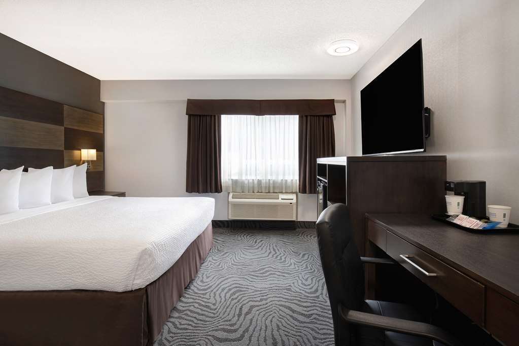 Days Inn by Wyndham Calgary South Room Type - 1 King Bed, Non-Smoking