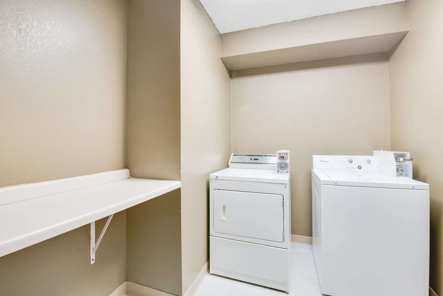 Super 8 Hotel Sisseton, SD See Discounts