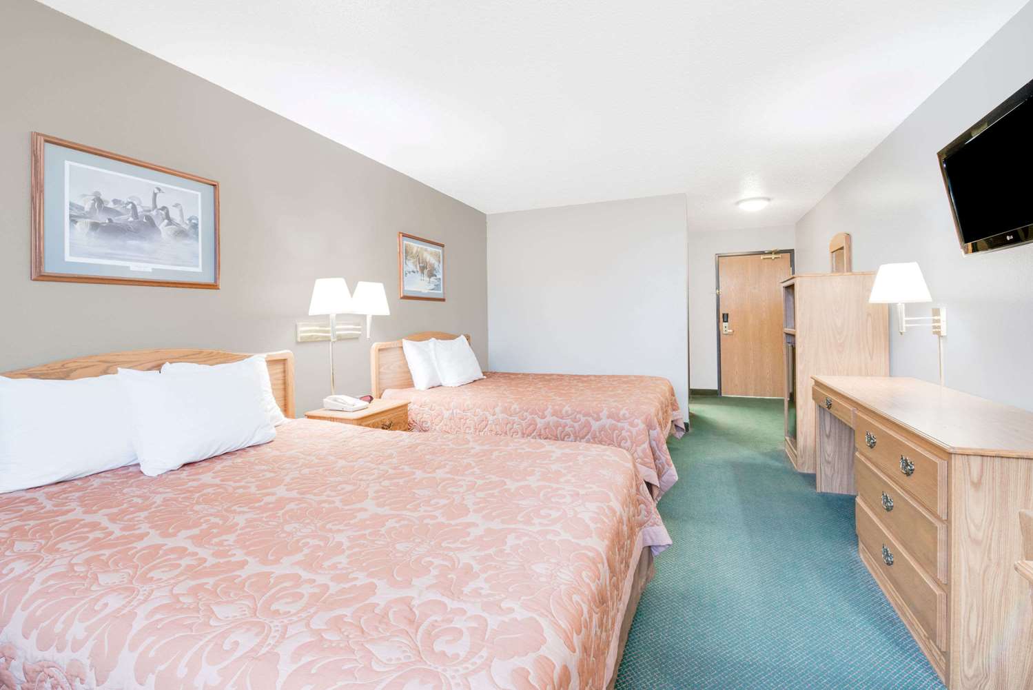 Super 8 Hotel Sisseton, SD See Discounts