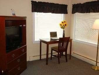 Suite - Howard Johnson Inn Woodstock