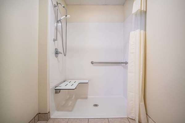  - Super 8 Hotel Neillsville