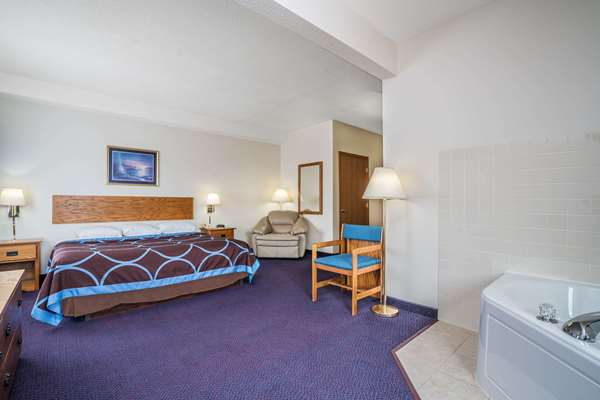 Suite - Super 8 Hotel Neillsville