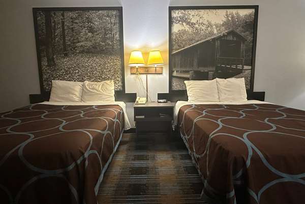  - Super 8 Hotel Northeast Columbia - I-70, Exit 131