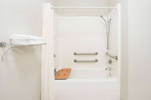  - Super 8 Hotel Northeast Columbia - I-70, Exit 131