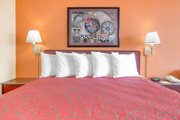  - Days Inn Okemah - I-40, Exit 221