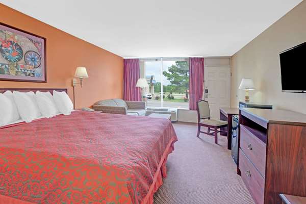  - Days Inn Okemah - I-40, Exit 221