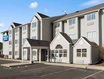 Exterior view - Days Inn & Suites Lafayette - I-65, Exit 172