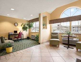  - Days Inn & Suites Lafayette - I-65, Exit 172