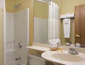  - Days Inn & Suites Lafayette - I-65, Exit 172