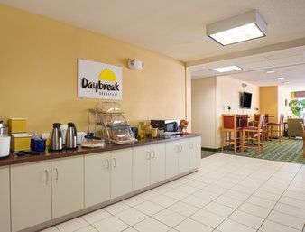  - Days Inn & Suites Lafayette - I-65, Exit 172