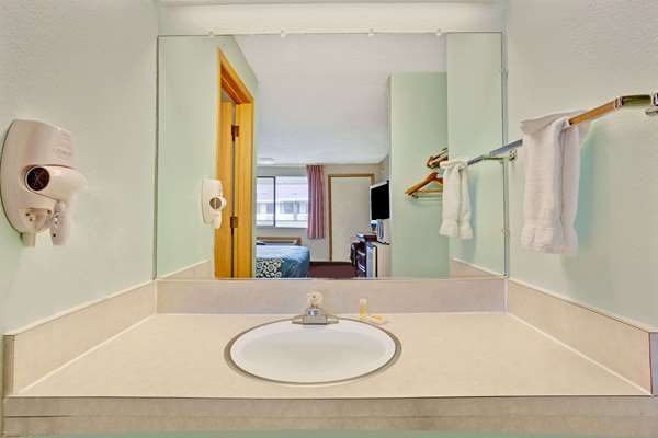  - Days Inn Tukwila - I-5, Exit 156