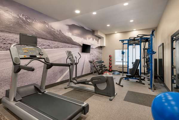 Fitness/ Exercise Room - Ramada Inn & Suites Airdrie
