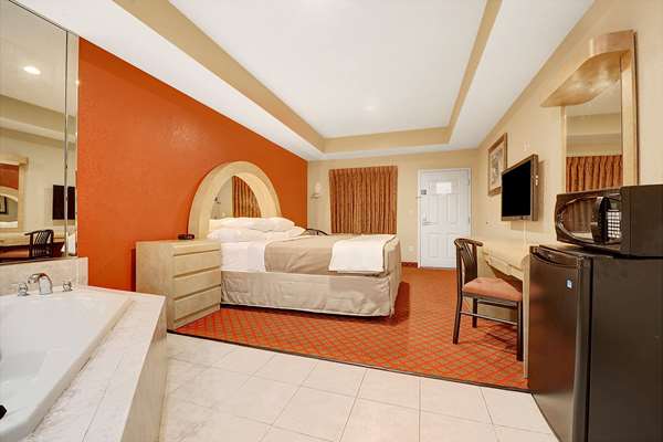  - Days Inn Niagara Falls