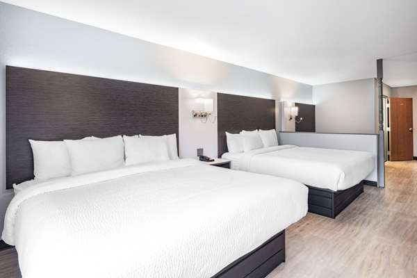 Suite - Days Inn Niagara Falls