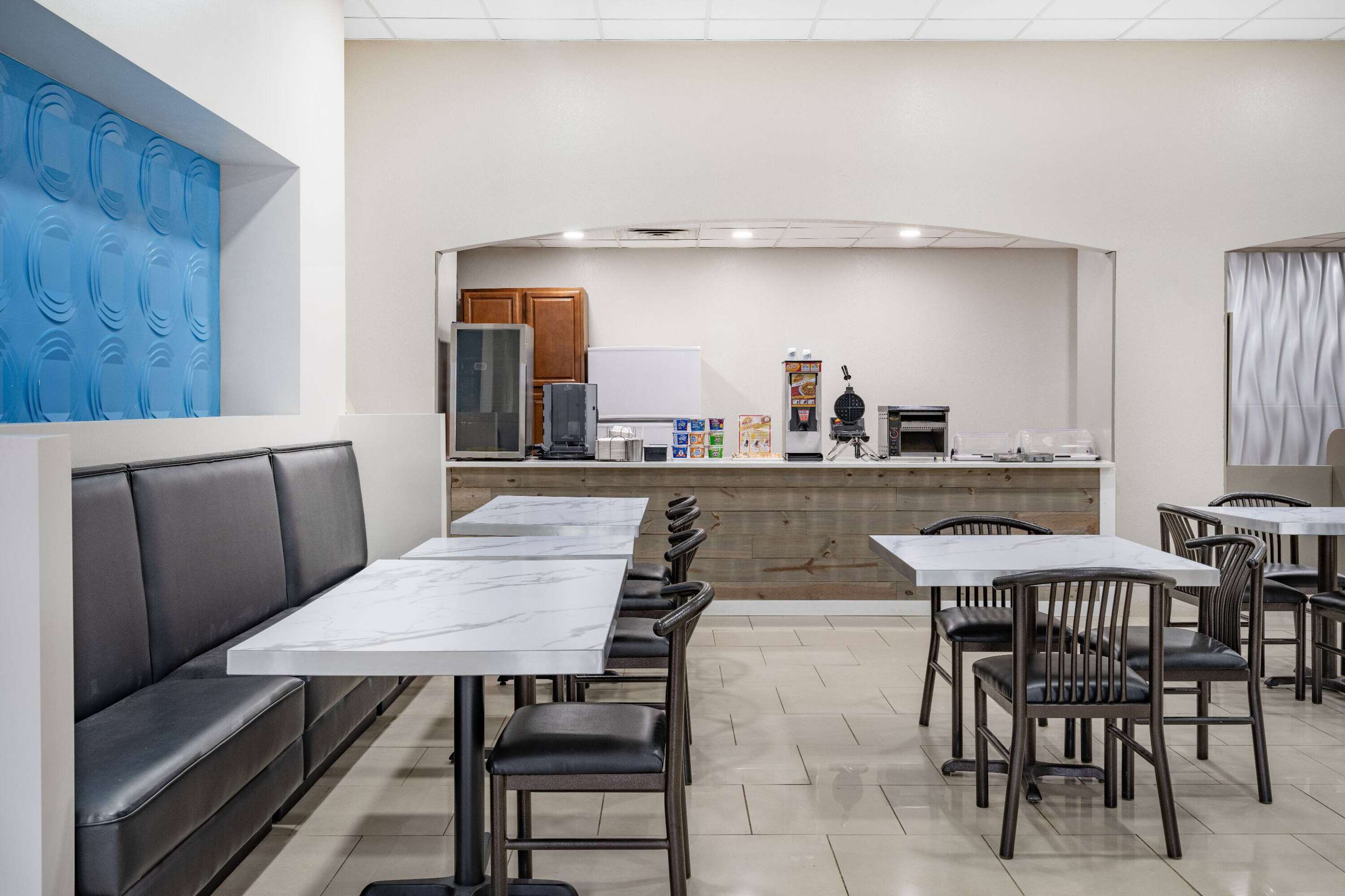 Property amenity | Days Inn & Suites by Wyndham Niagara Falls/Buffalo