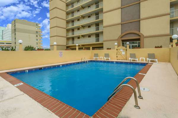Pool - Travelodge Suites Virginia Beach