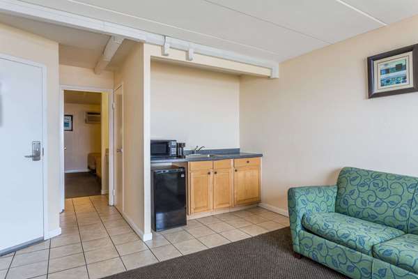  - Travelodge Suites Virginia Beach
