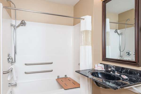  - Ramada Inn Strasburg - I-81, Exit 298