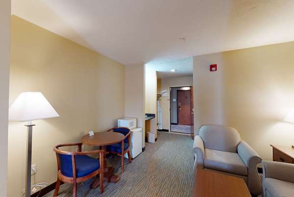 - Ramada Inn Strasburg - I-81, Exit 298