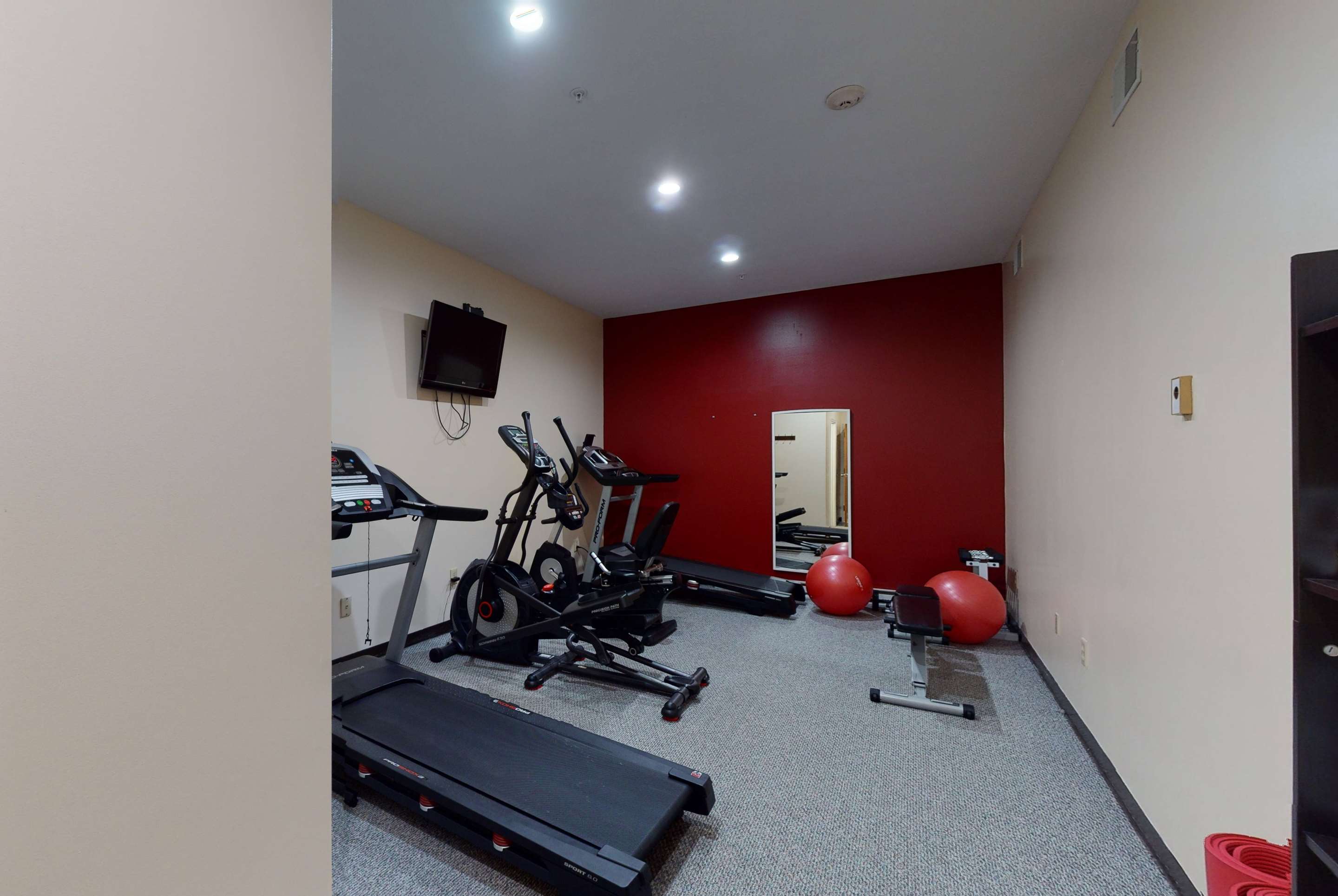 Health club fitness center gym | Ramada by Wyndham Strasburg/Shenandoah Valley