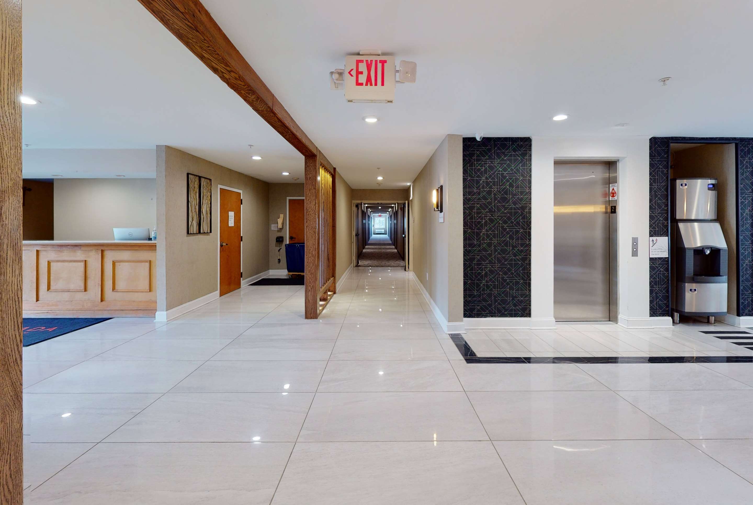 Lobby | Ramada by Wyndham Strasburg/Shenandoah Valley