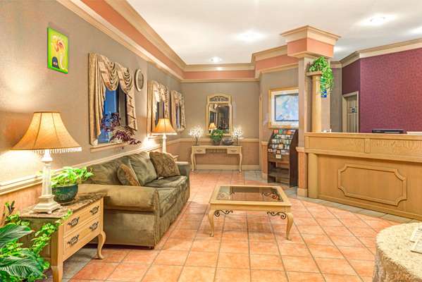  - Days Inn & Suites Osceola - I-55, Exit 48