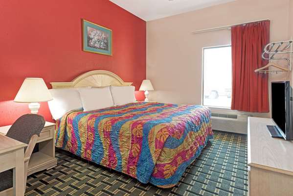  - Days Inn & Suites Osceola - I-55, Exit 48
