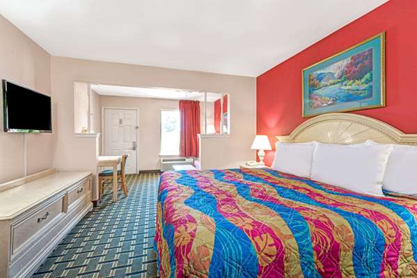  - Days Inn & Suites Osceola - I-55, Exit 48