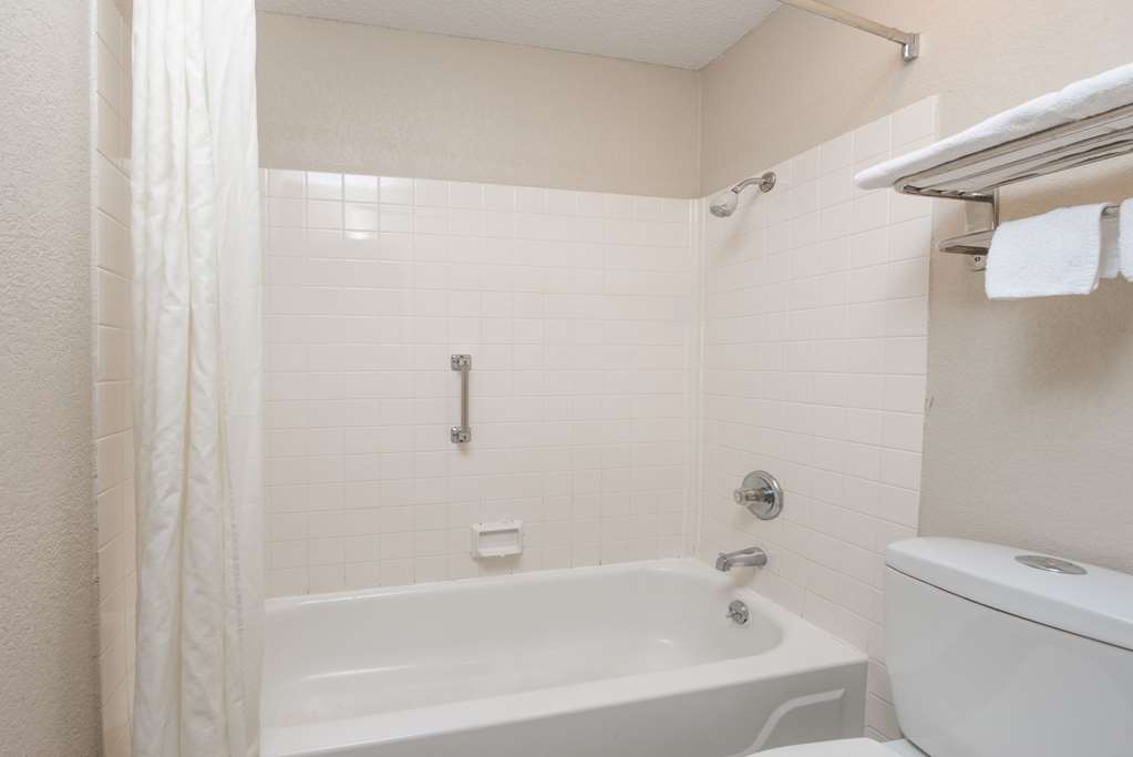 SUPER 8 PADUCAH KY-guestroom-Guest Room,Bathroom,On-Site.jpg