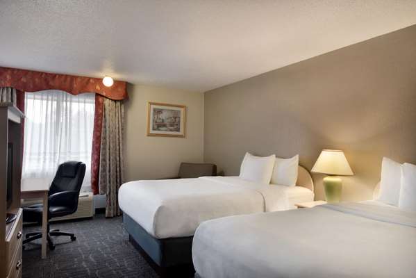  - Baymont Inn & Suites Des Moines - I-35 & I-80, Exit 136
