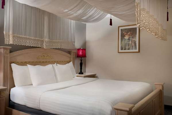 Suite - Baymont Inn & Suites Des Moines - I-35 & I-80, Exit 136