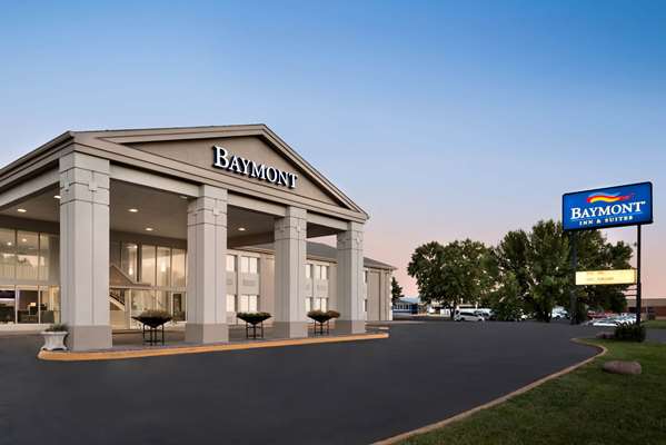 Exterior view - Baymont Inn & Suites Des Moines - I-35 & I-80, Exit 136