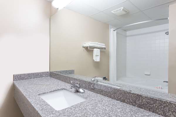  - Super 8 Hotel Indianola