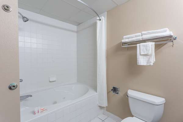  - Super 8 Hotel Indianola