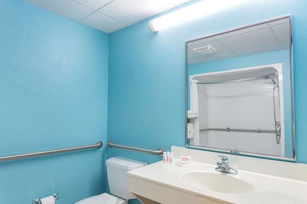  - Super 8 Hotel Indianola