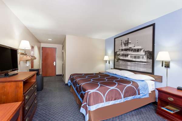  - Super 8 Hotel Indianola