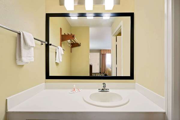  - Super 8 Motel Hermitage - I-40, Exit 221 & 221B