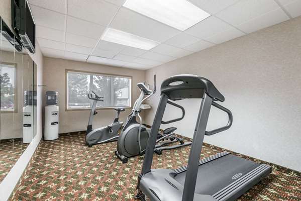 Fitness/ Exercise Room - Super 8 Hotel City Centre Red Deer