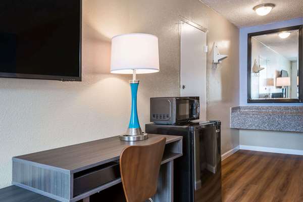  - Super 8 Motel Hardeeville - I-95, Exit 5