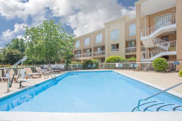 Pool - Days Inn & Suites Greenville - I-385, Exit 37