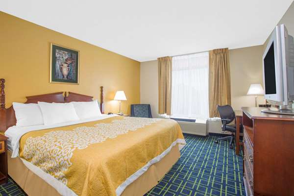  - Days Inn & Suites Greenville - I-385, Exit 37