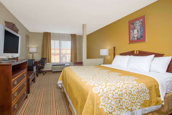  - Days Inn & Suites Greenville - I-385, Exit 37