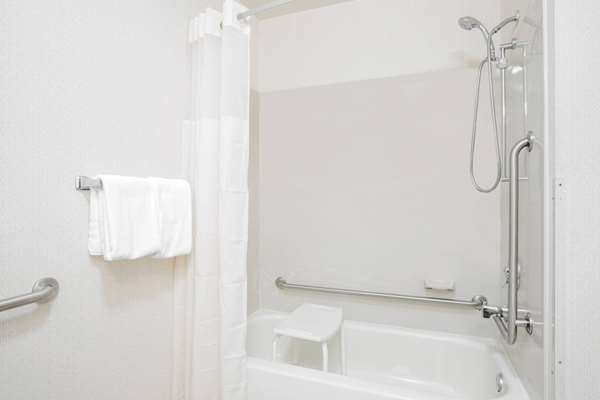  - Days Inn & Suites Greenville - I-385, Exit 37
