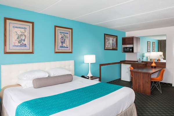  - Howard Johnson Inn & Suites North Clearwater