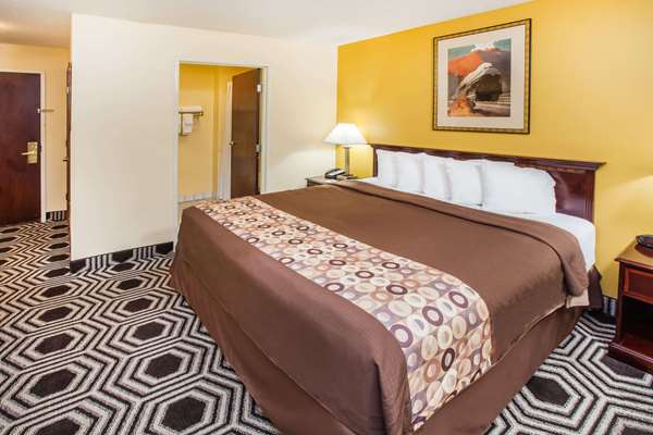  - Days Inn & Suites Harvey - I-80 & I-294, Exit 2