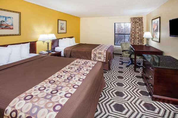  - Days Inn & Suites Harvey - I-80 & I-294, Exit 2