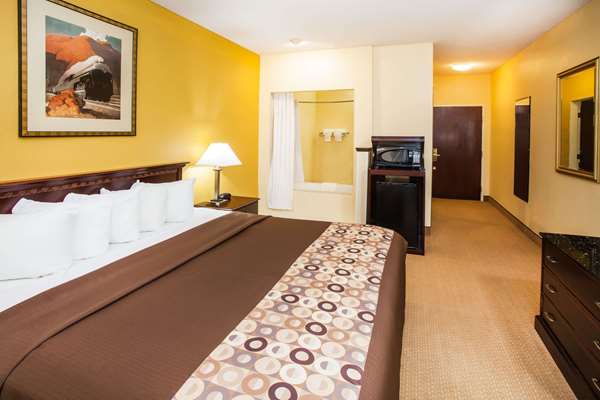 Suite - Days Inn & Suites Harvey - I-80 & I-294, Exit 2