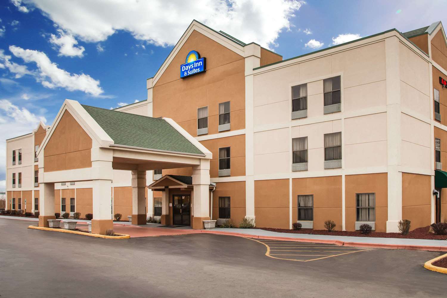 Days Inn & Suites Harvey I80, Exit 2, IL See Discounts