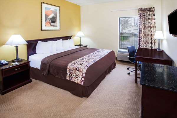  - Days Inn & Suites Harvey - I-80 & I-294, Exit 2